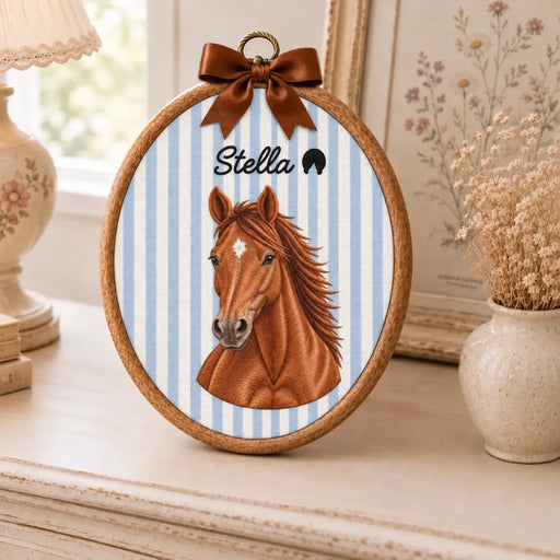 Chestnut horse embroidery in a vintage hoop